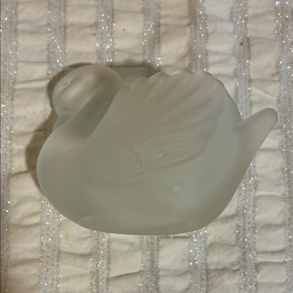 Frosted Glass Swan Home Accent